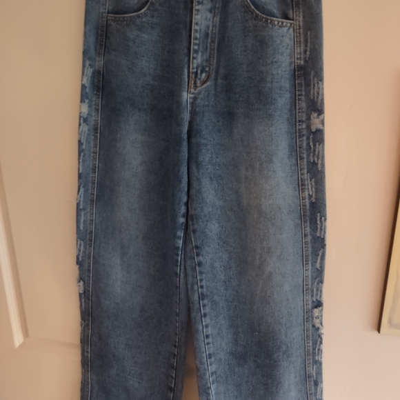 Jeans - Picture 3 of 4